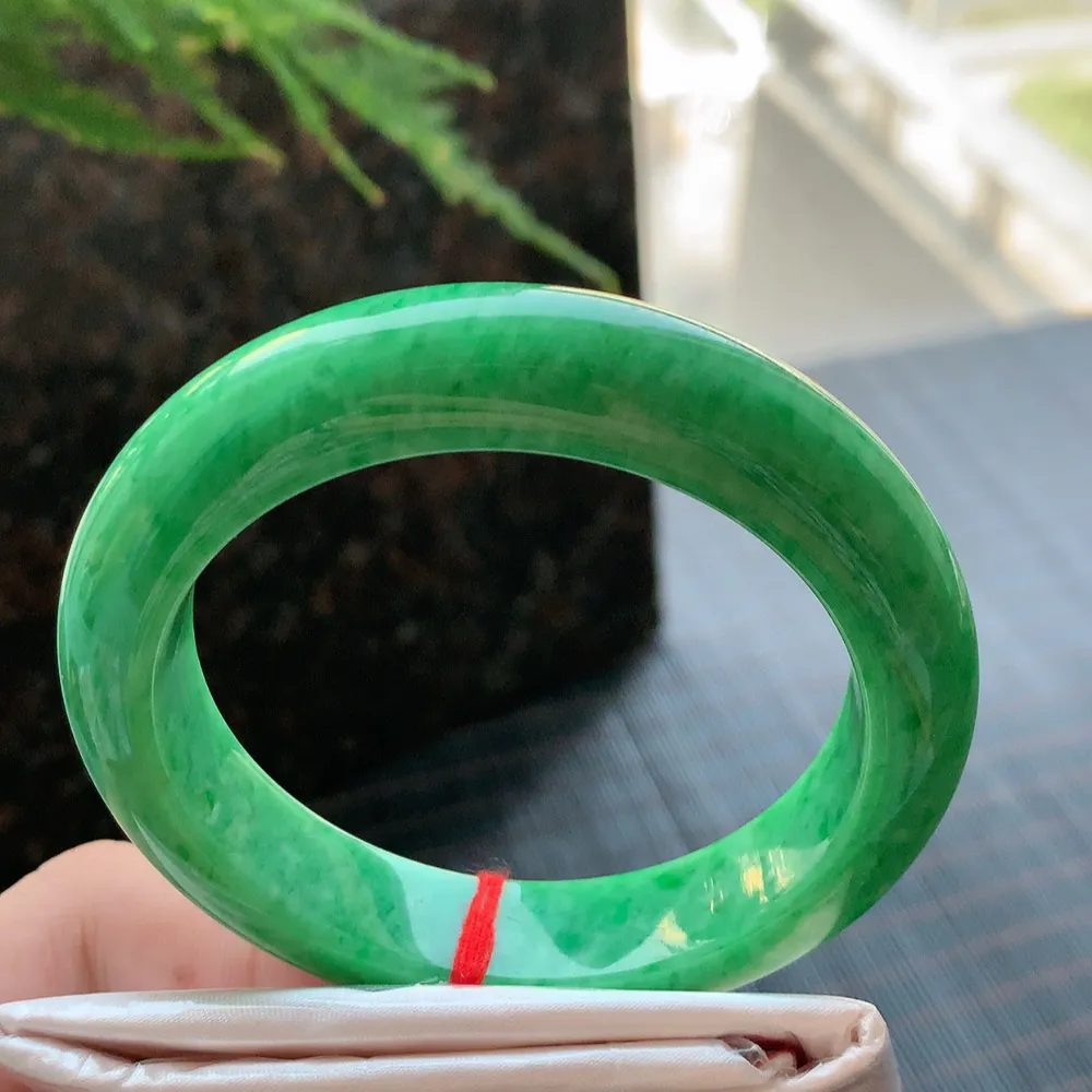 正圈满绿 无瑕 尺寸:54.4/12.4/9.1 满色