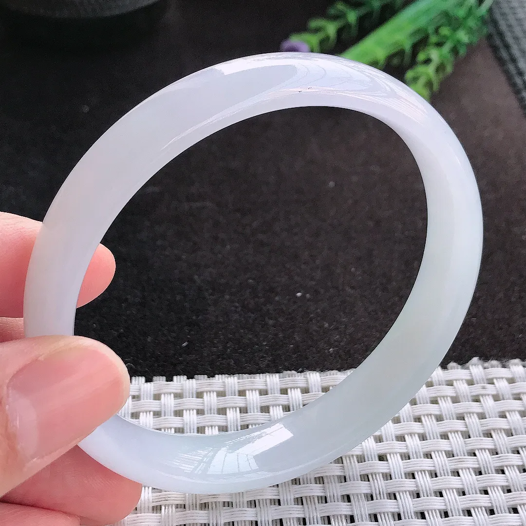 天然A货翡翠64/12.8/7老坑冰纯果冻胶月光白手镯宽边玉镯