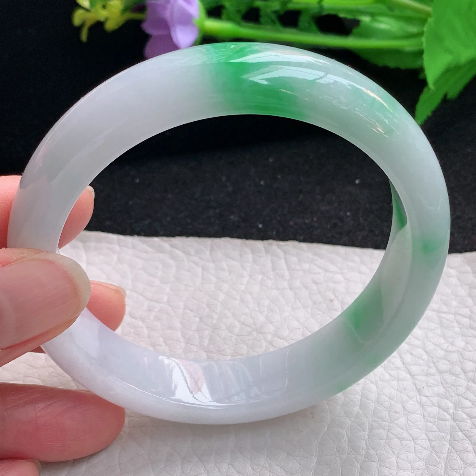 yh大圈口61*14.3*8.3平安镯 缅甸翡翠a货玉手镯白底青宽边玉手环