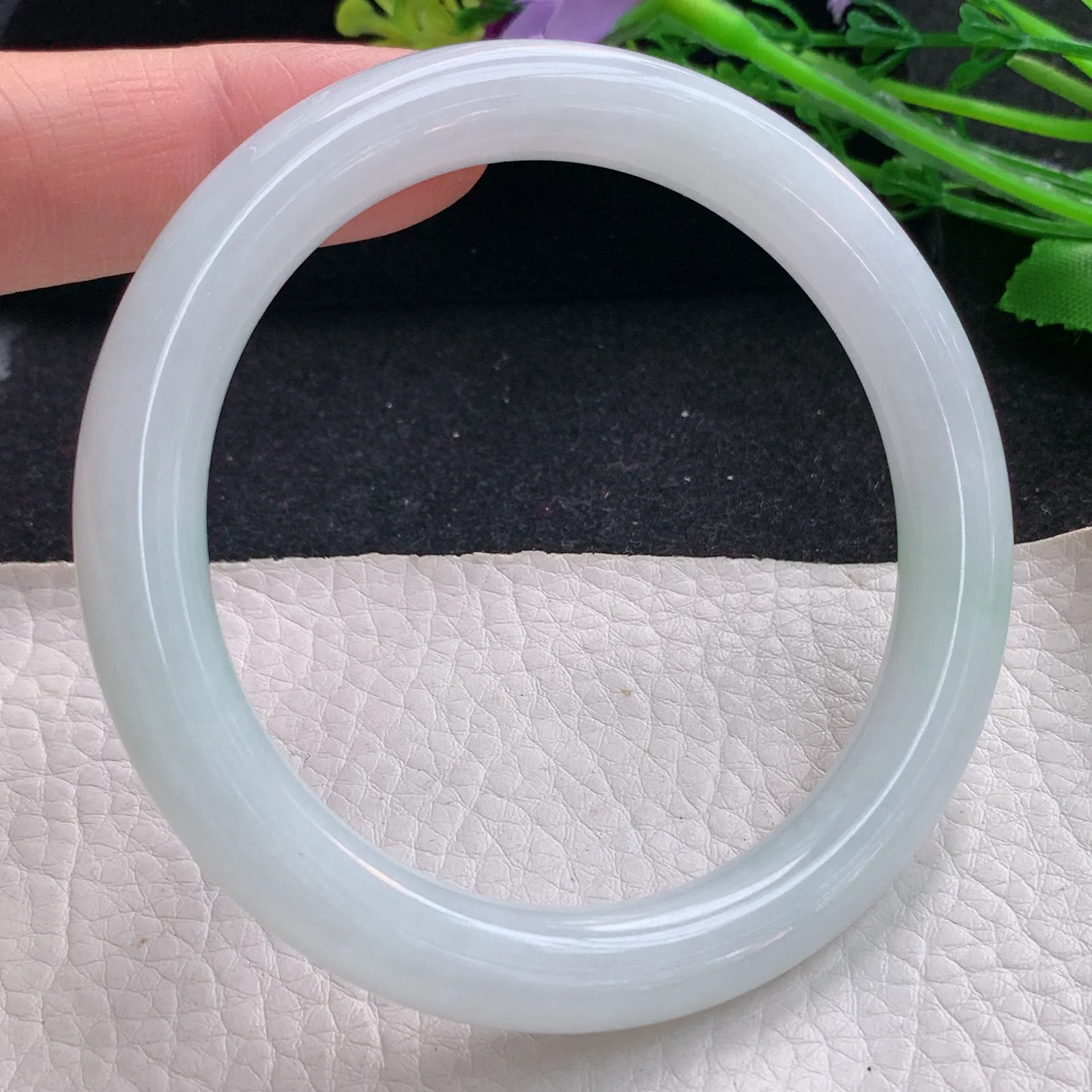 nr自然光59*8.8*9.2美人镯 缅甸翡翠a货玉手镯清新圆条玉手环 叮当镯