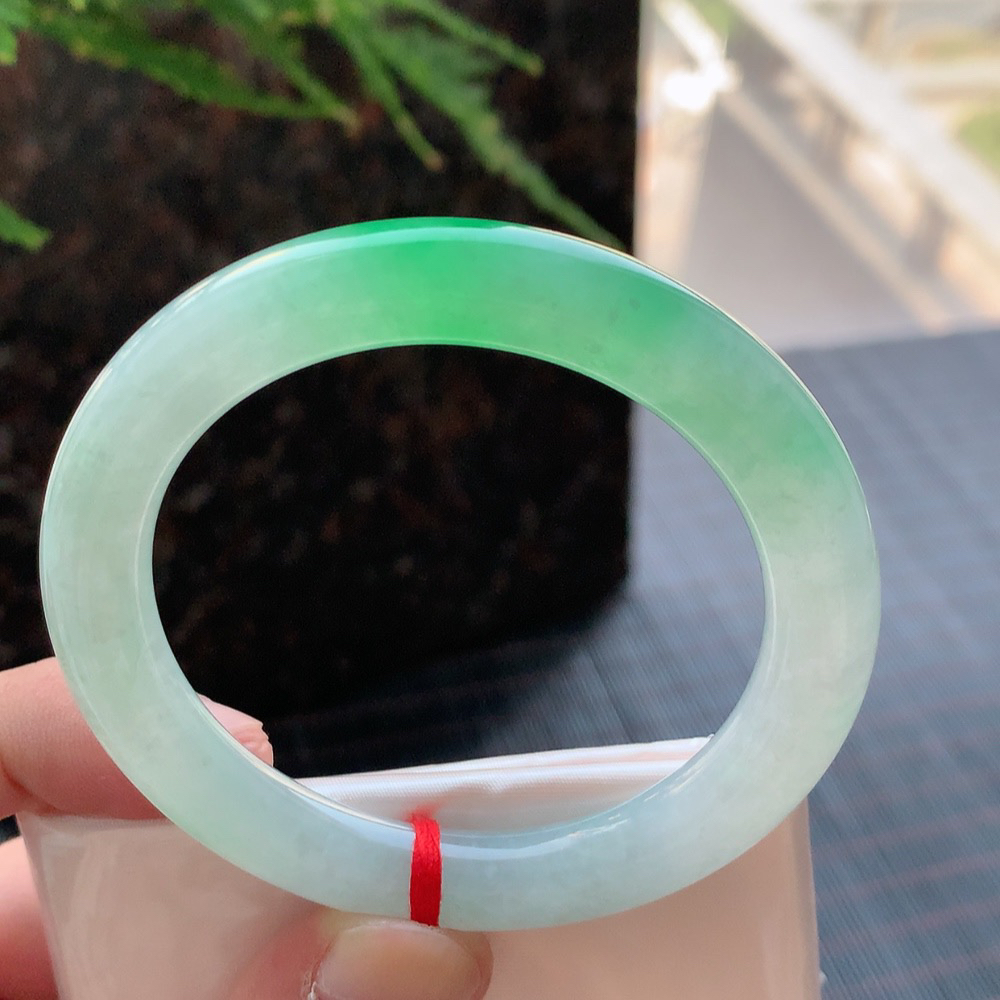 圆条高冰阳绿 无瑕 尺寸:52.7/9.4 种色兼备🥰🥰