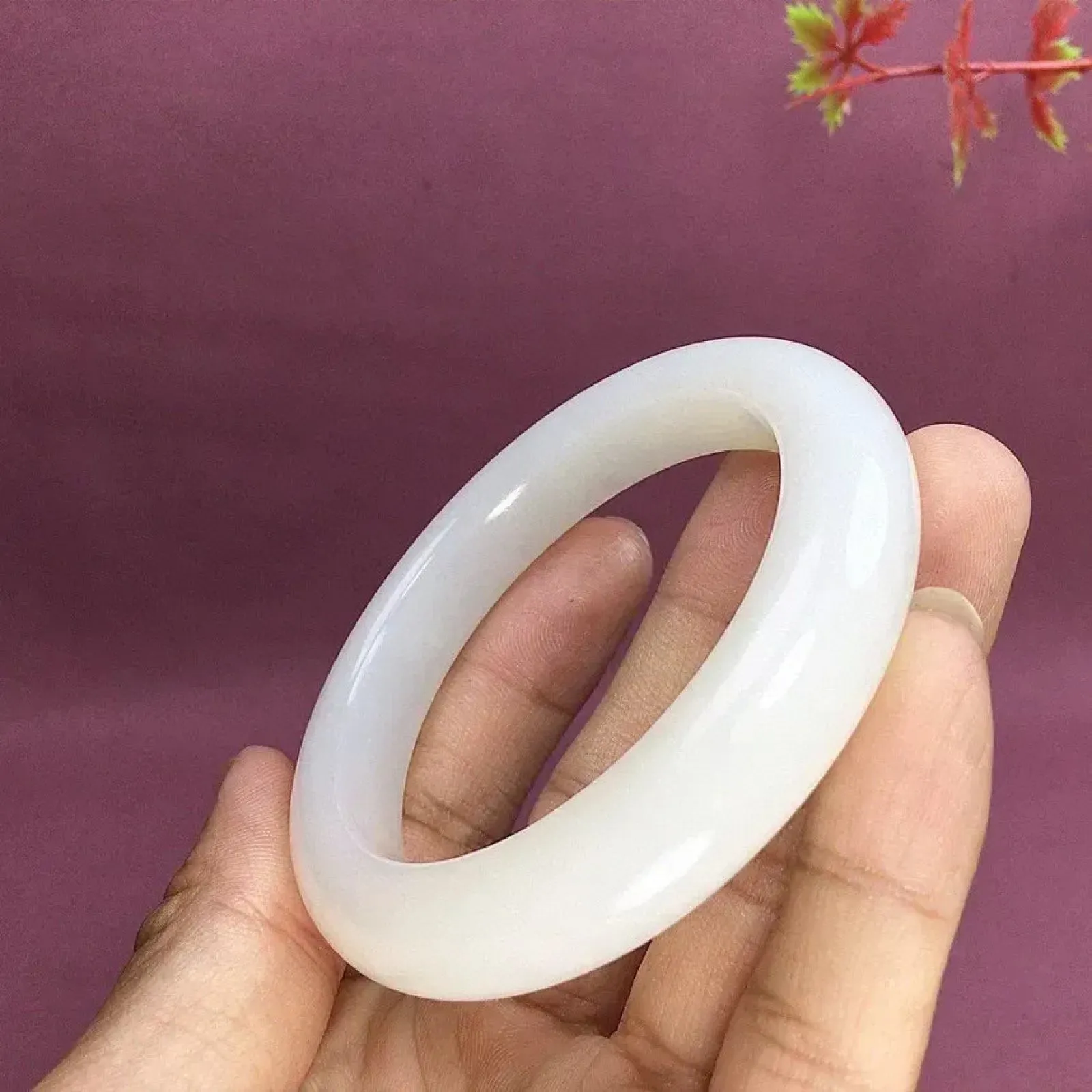 和田玉57.5圈口羊脂白手镯！玉质细腻油润 底色纯净 无裂无杂 脂粉好，品质好