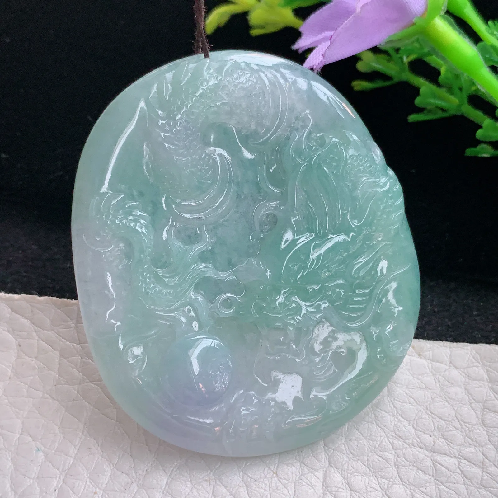 kh实拍53.9*46.8*4.8缅甸翡翠精雕春带彩龙牌 生意兴隆玉吊坠 玉挂件