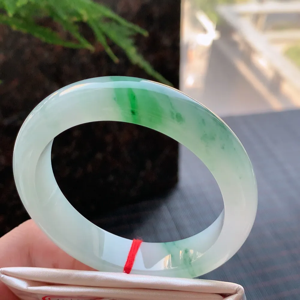 正圈高冰绿花 无瑕 尺寸:55.7/12.8/8.8 种色兼备