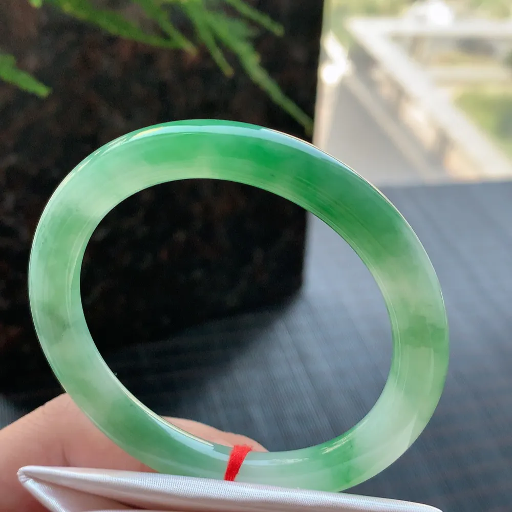 圆条冰绿 无瑕 尺寸:53.1/8.1 种色兼备