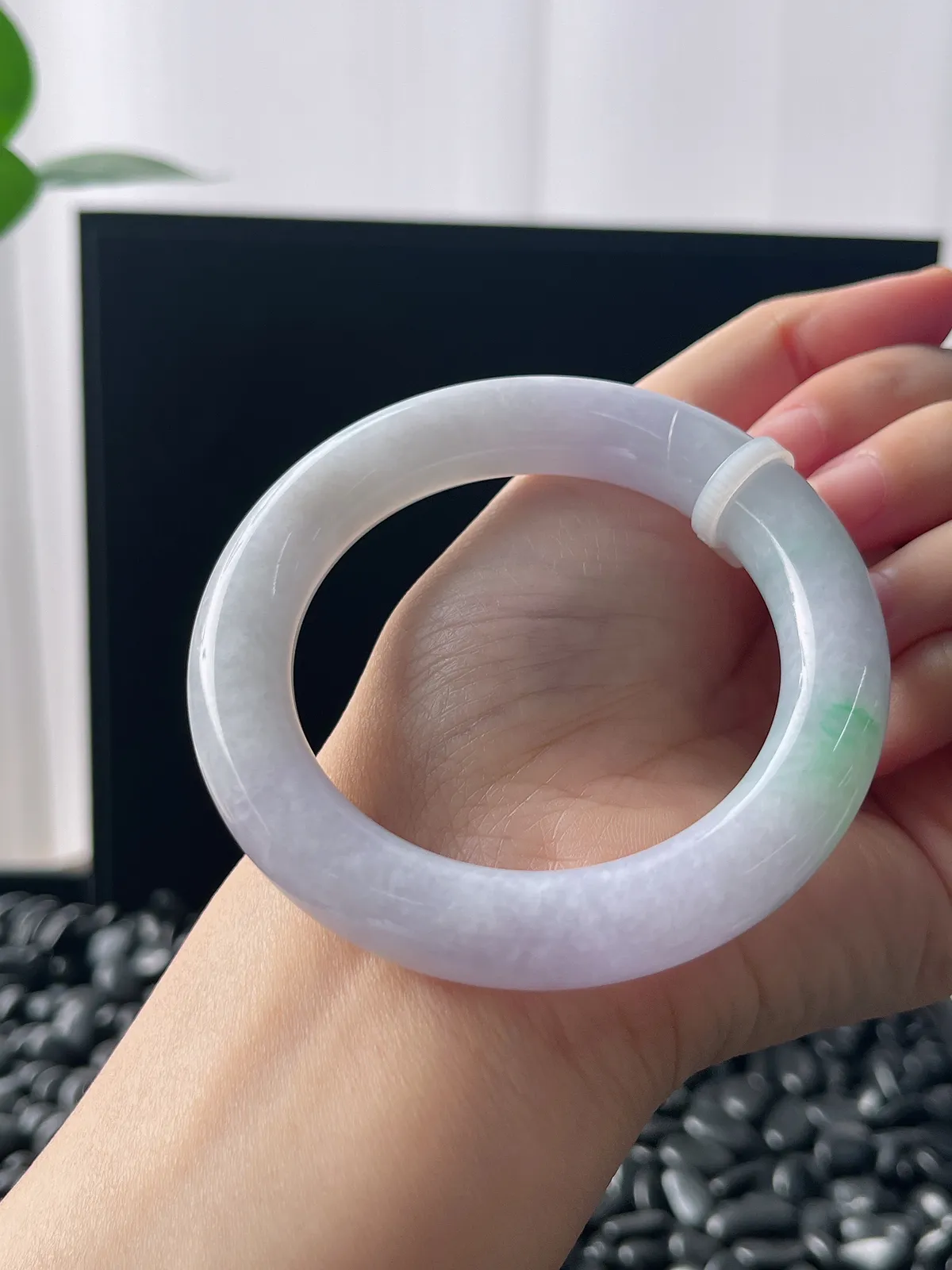 圆镯52.2圈口，翡翠手镯