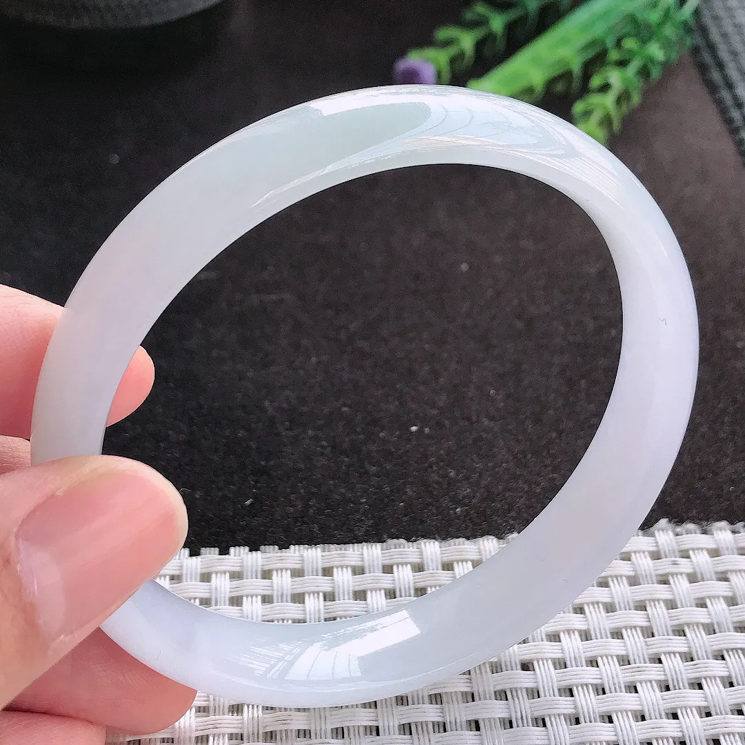 天然A货翡翠64/12.8/7老坑冰纯果冻胶月光白手镯宽边玉镯