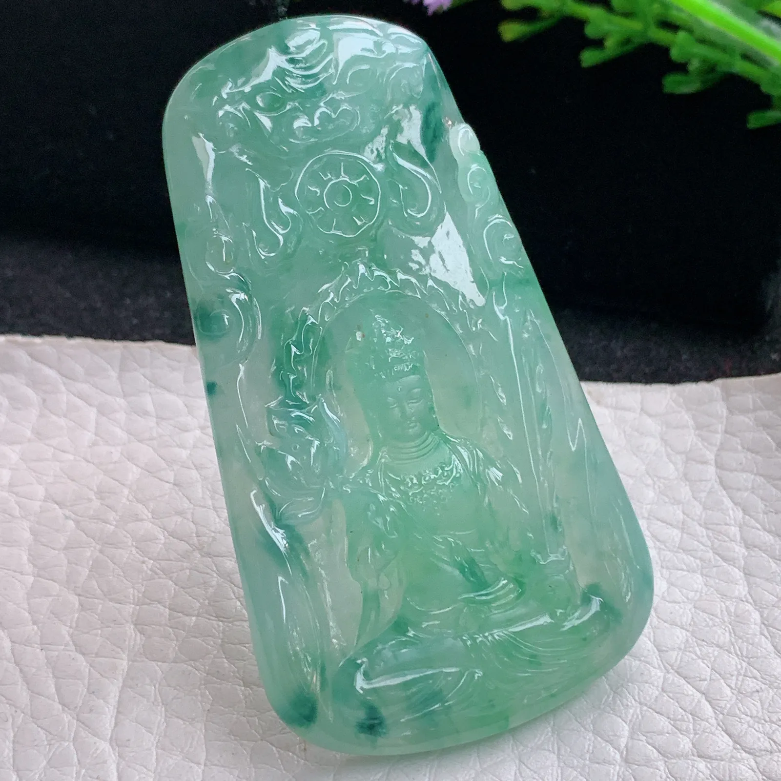 kh实拍64.2*36*5.5缅甸翡翠精雕满绿飘花虚空藏玉吊坠 玉挂件