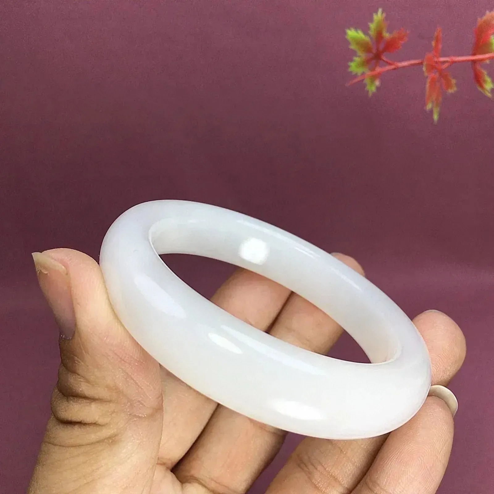 和田玉54圈口羊脂白手镯！玉质细腻油润 底色纯净 无裂无杂 脂粉好，品质好！