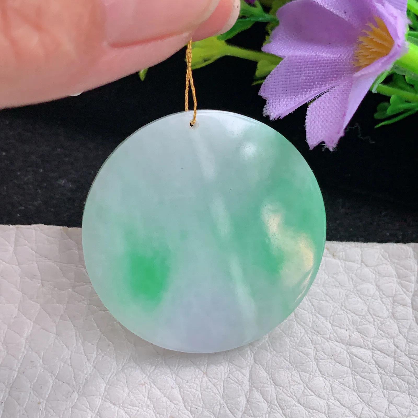 ws实拍34.6*3.3缅甸翡翠a货飘绿素面牌 平安扣玉吊坠