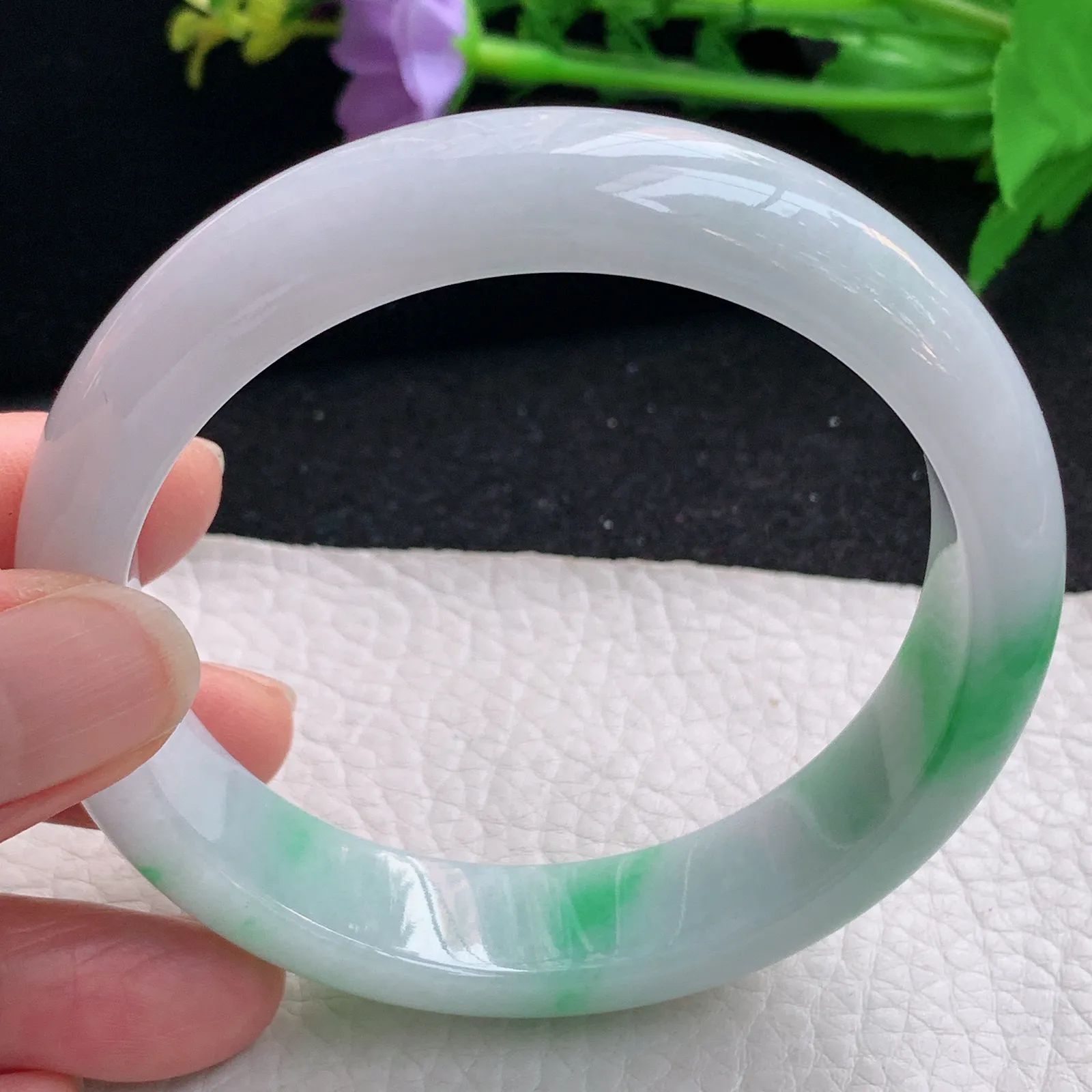 yh大圈口61*14.3*8.3平安镯 缅甸翡翠a货玉手镯白底青宽边玉手环