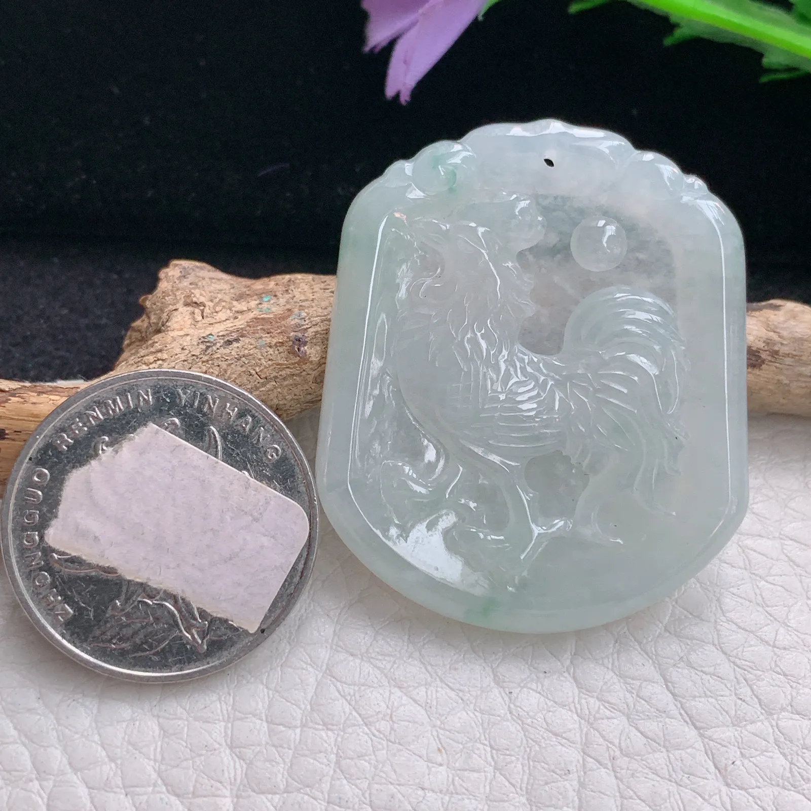 kh实拍42.2*35.8*4.8缅甸翡翠精雕金鸡独立 生肖鸡玉吊坠 玉挂件