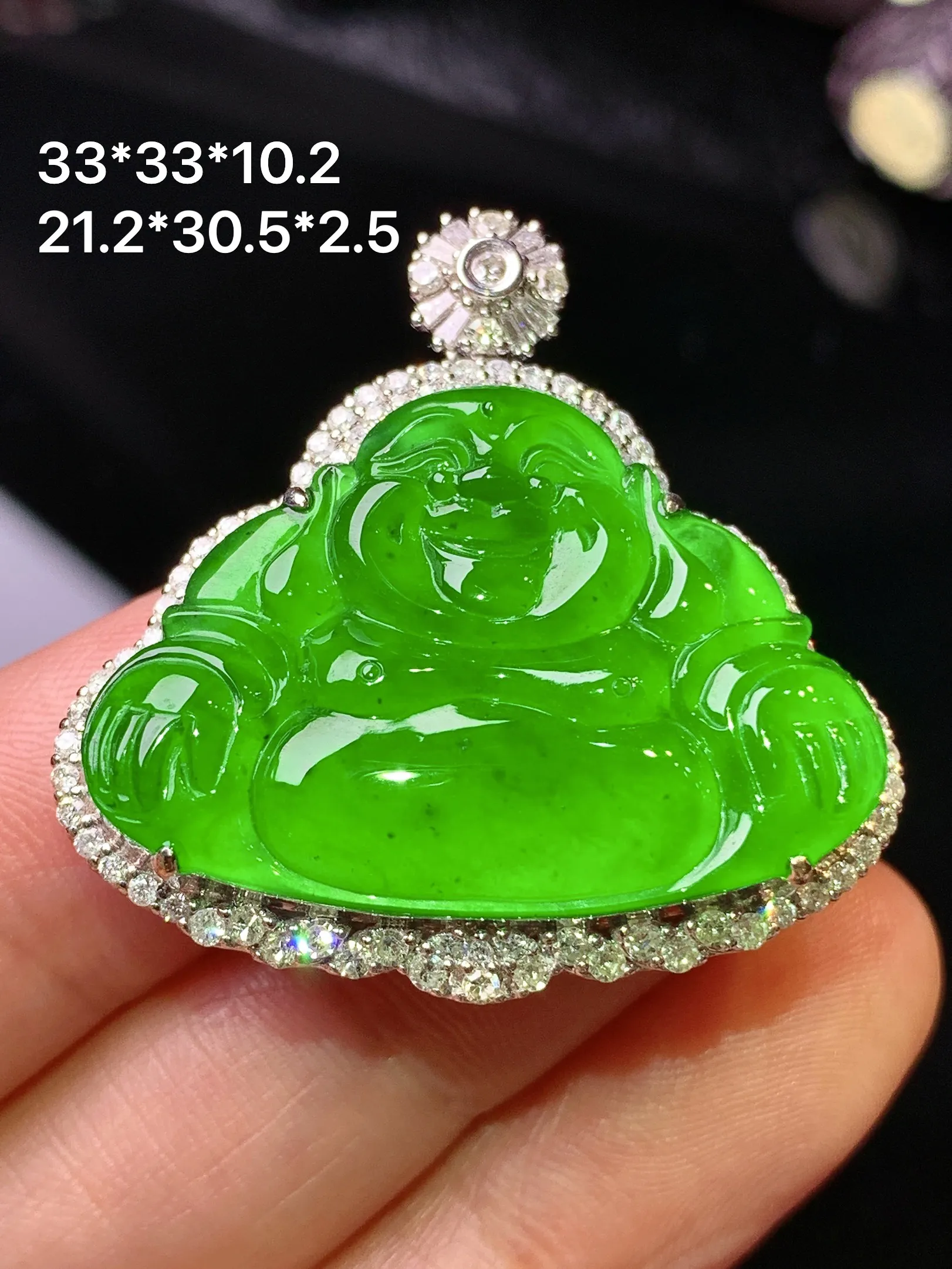 18k金钻镶嵌满绿佛公吊坠 玉质细腻 色泽清新艳丽 整体尺寸33*33*10.2