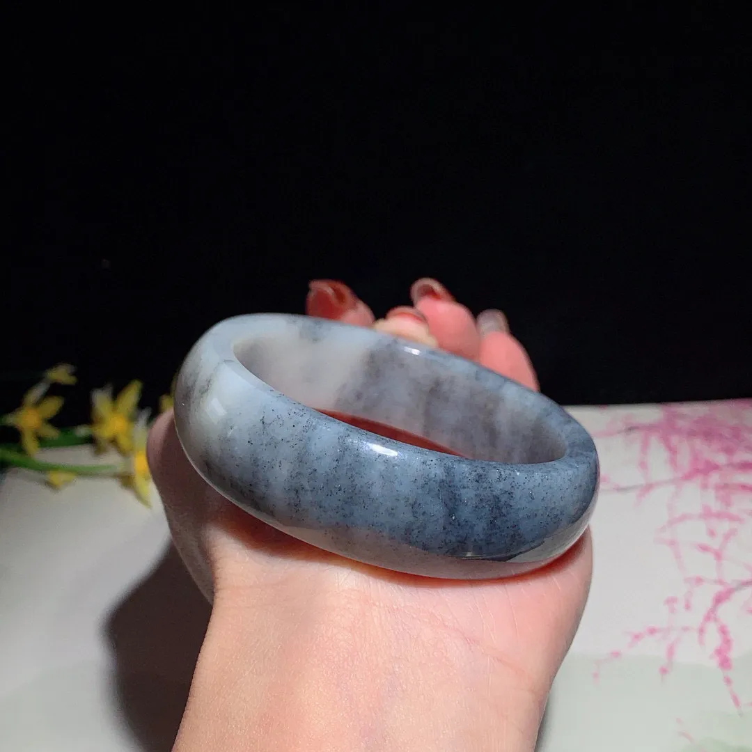 和田玉59圈口青花手镯！玉质细腻油润 底色纯净 无裂无杂 脂粉好，品质好！