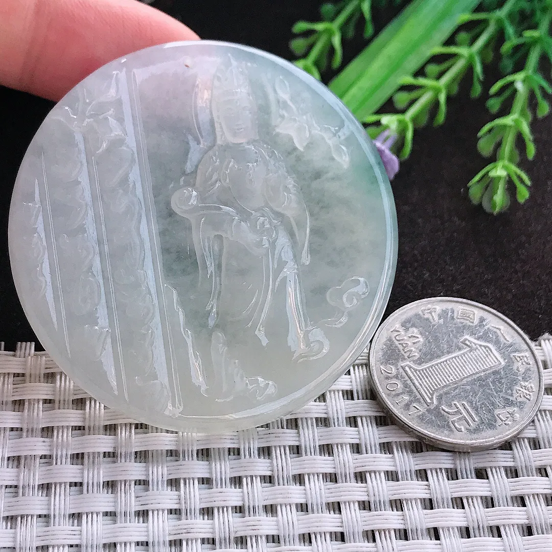 天然A货翡翠53.6/5.3老坑冰透起胶白冰自在观音吊坠翡翠玉观音挂件