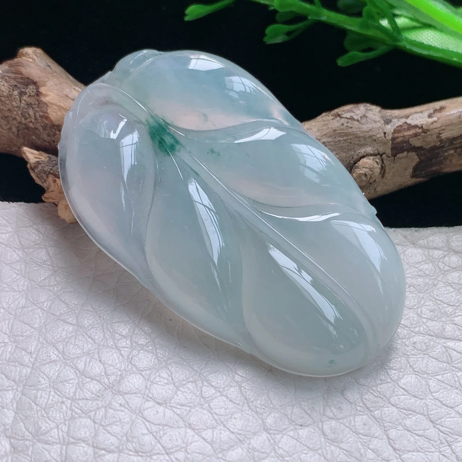 gp实拍46.3*28.5*5.5缅甸翡翠a货精雕冰飘花大业有成 树叶玉吊坠 玉挂件