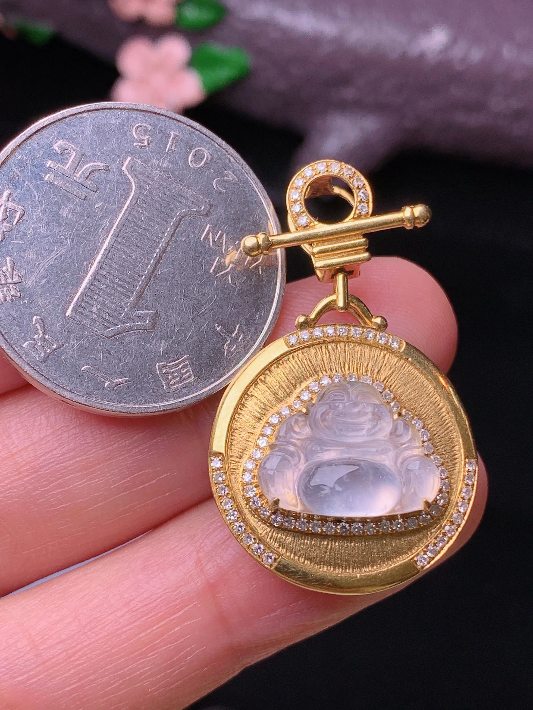 18k金钻镶嵌冰种佛公吊坠 玉质细腻 色泽清新艳丽 整体尺寸33.3*20.6*7.2