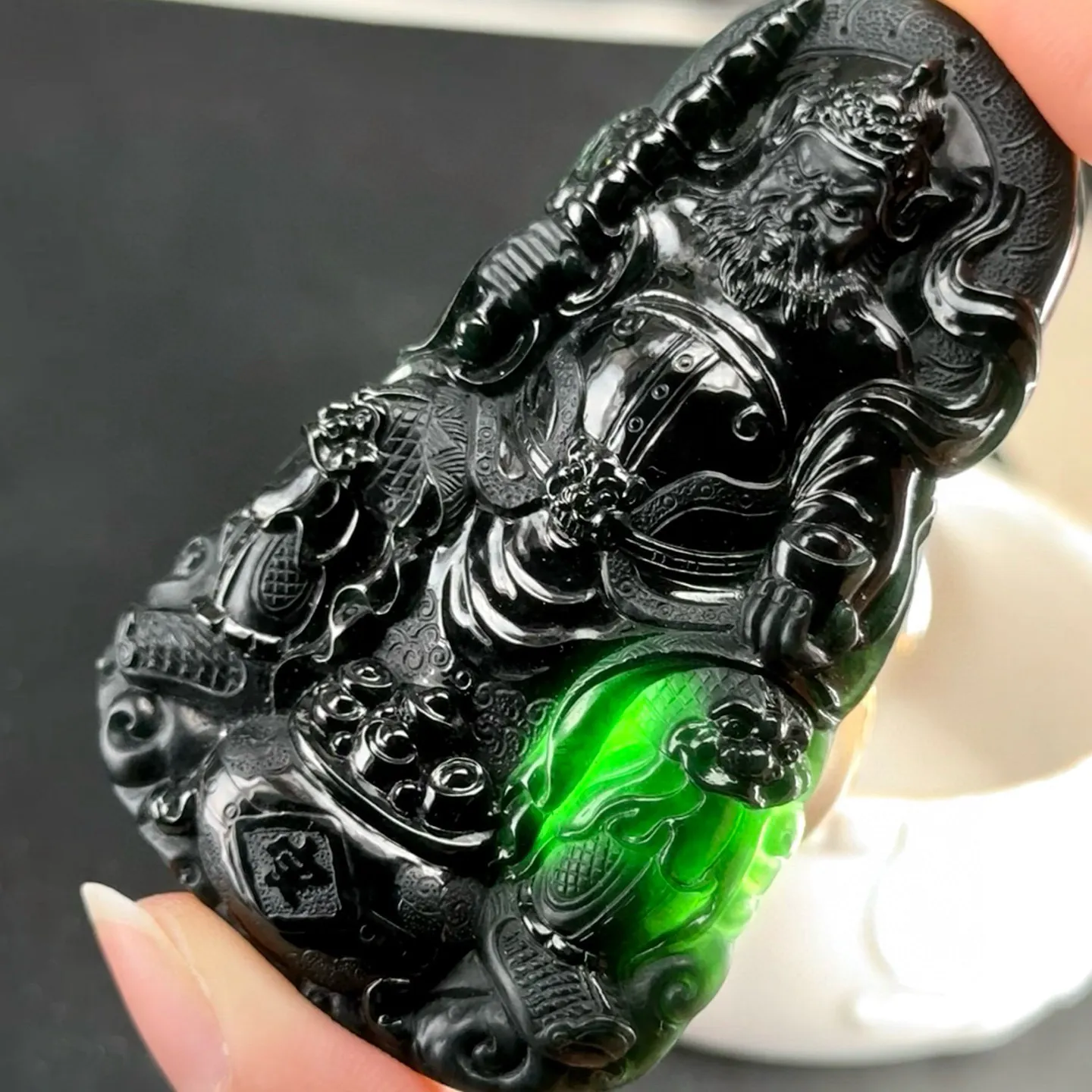精品墨翠财神爷 赵公明 种好色正 黑度极好 打灯通透 油性十足 尺寸70.2