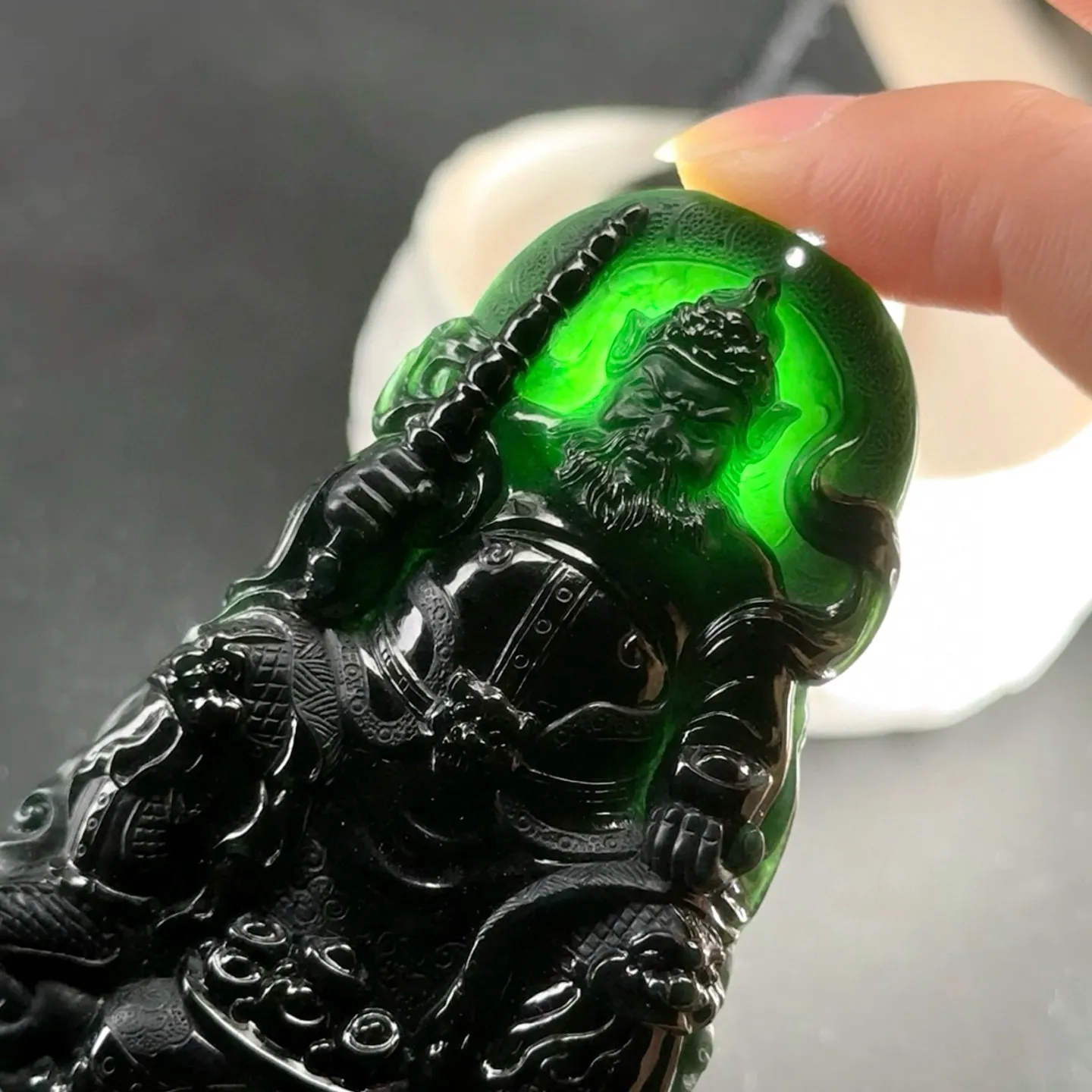 精品墨翠财神爷 赵公明 种好色正 黑度极好 打灯通透 油性十足 尺寸70.2