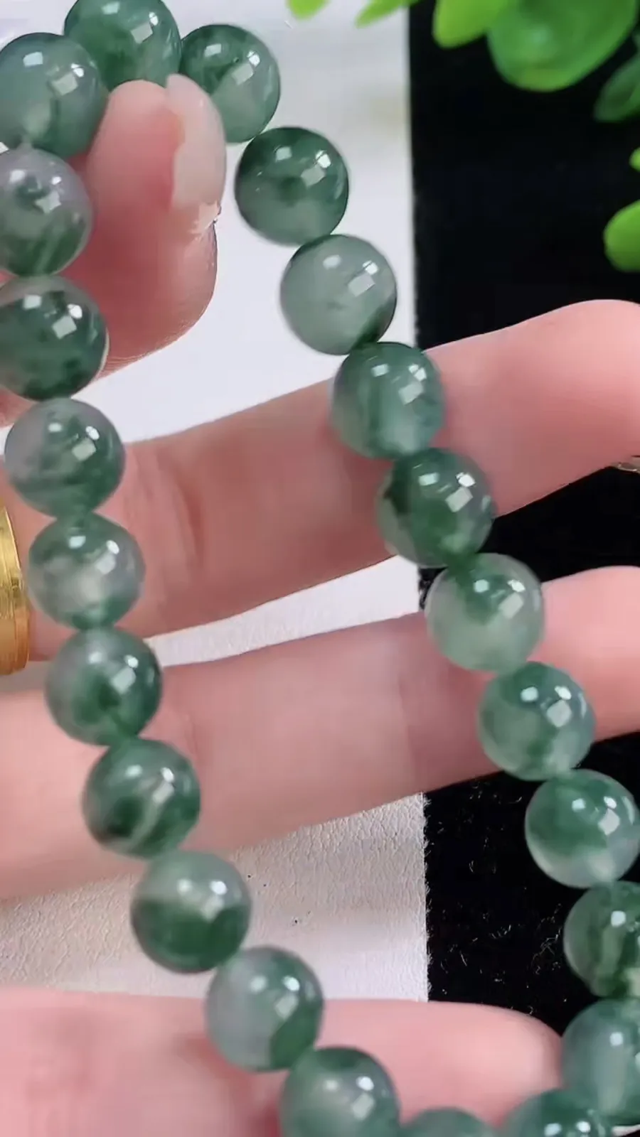 翡翠a货冰种飘花圆珠手串，尺寸9-23颗，重量:23.54g