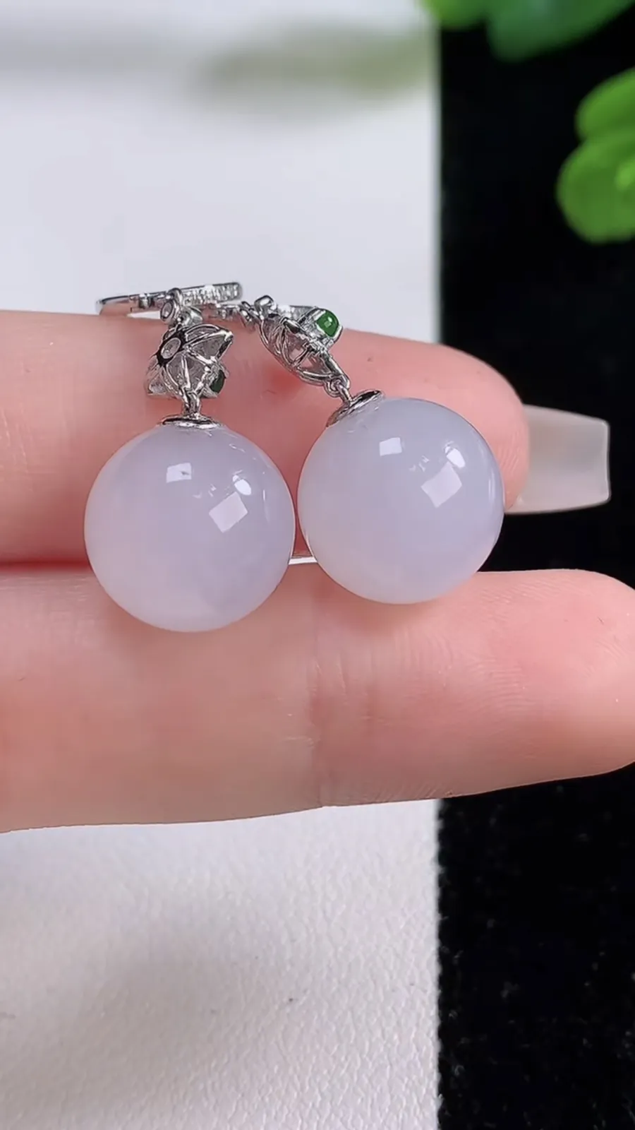 翡翠a货18K金冰种白冰圆珠耳坠，尺寸12.5，重量:9.08g