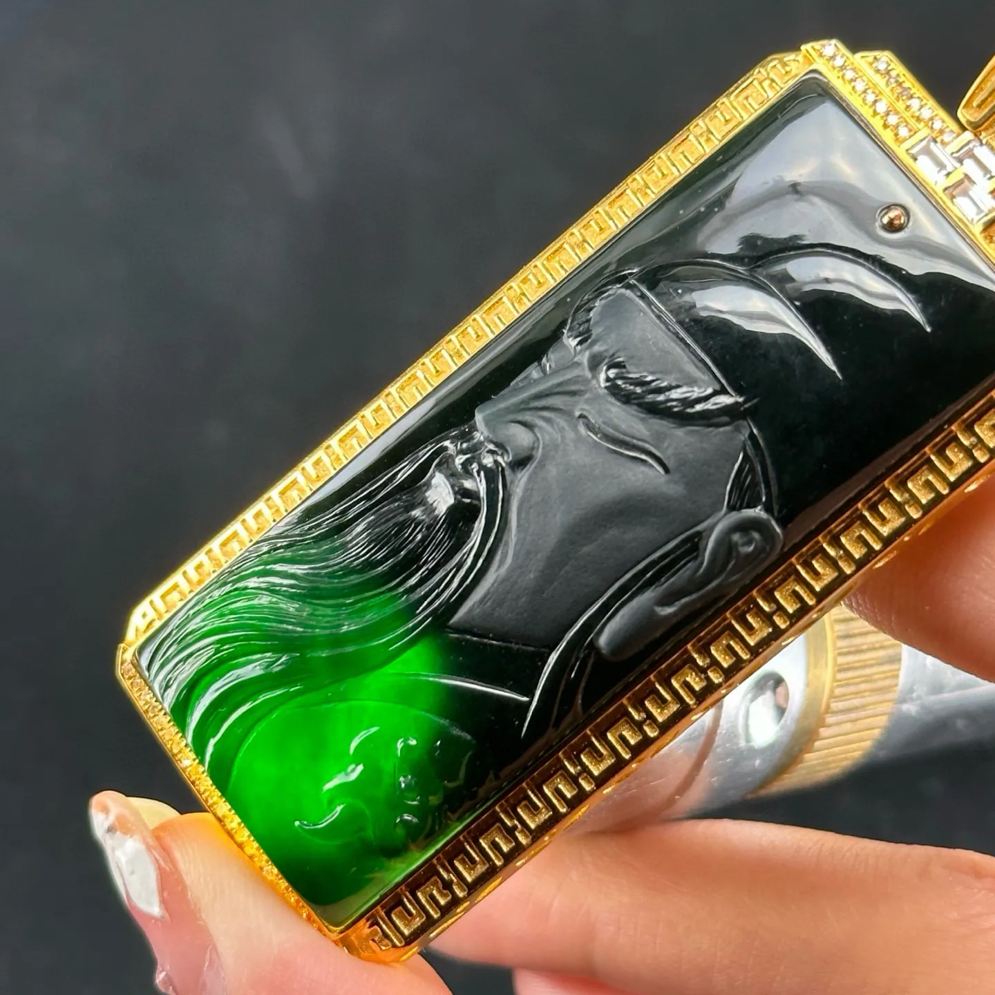 精品18k墨翠关公 种好色正 黑度极好 打灯通透 油性十足  尺寸76.9