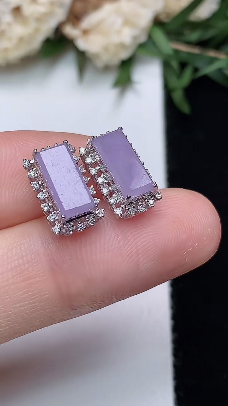 翡翠a货18k金冰种紫罗兰无事牌耳钉，尺寸9-4，重量:1.83g