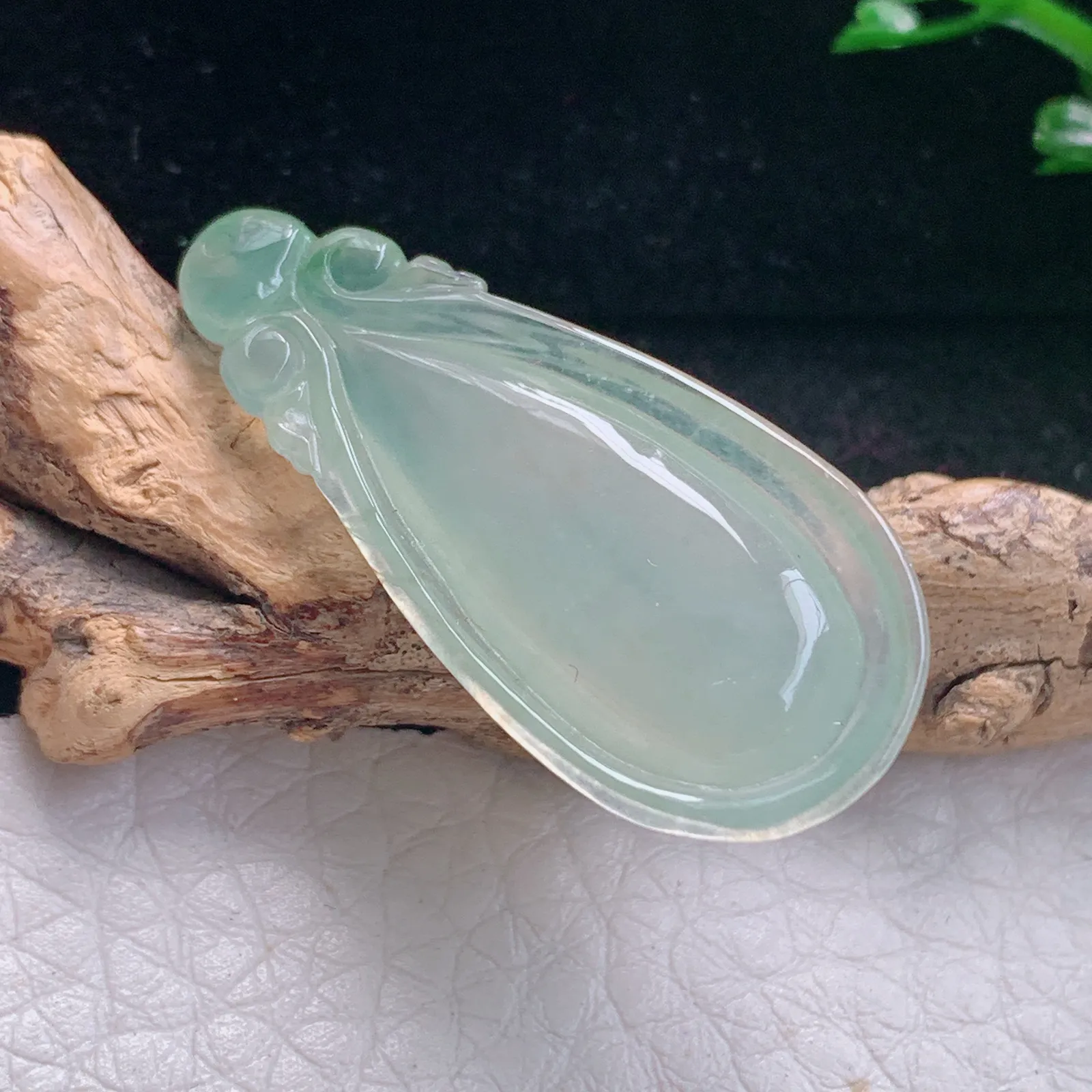 gp实拍33.5*15.5*6.2缅甸翡翠a货精雕冰晴水滴玉吊坠 玉挂件