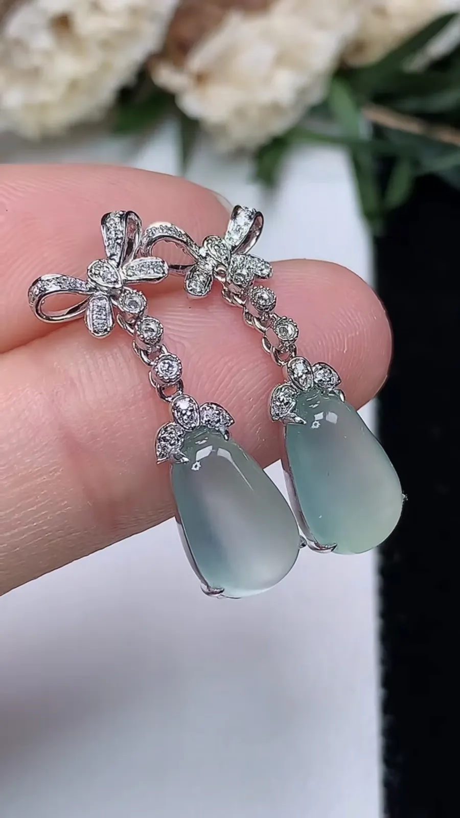 翡翠a货18k金冰种白冰福瓜耳坠，尺寸10.9-7-4，重量:2.84g