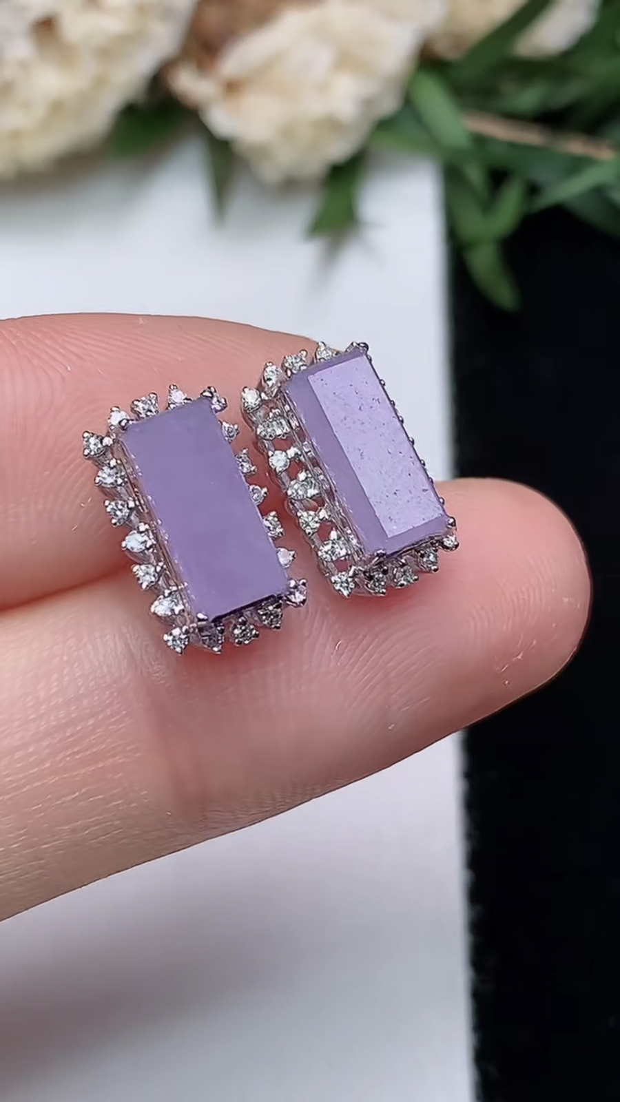 翡翠a货18k金冰种紫罗兰无事牌耳钉，尺寸9-4，重量:1.83g