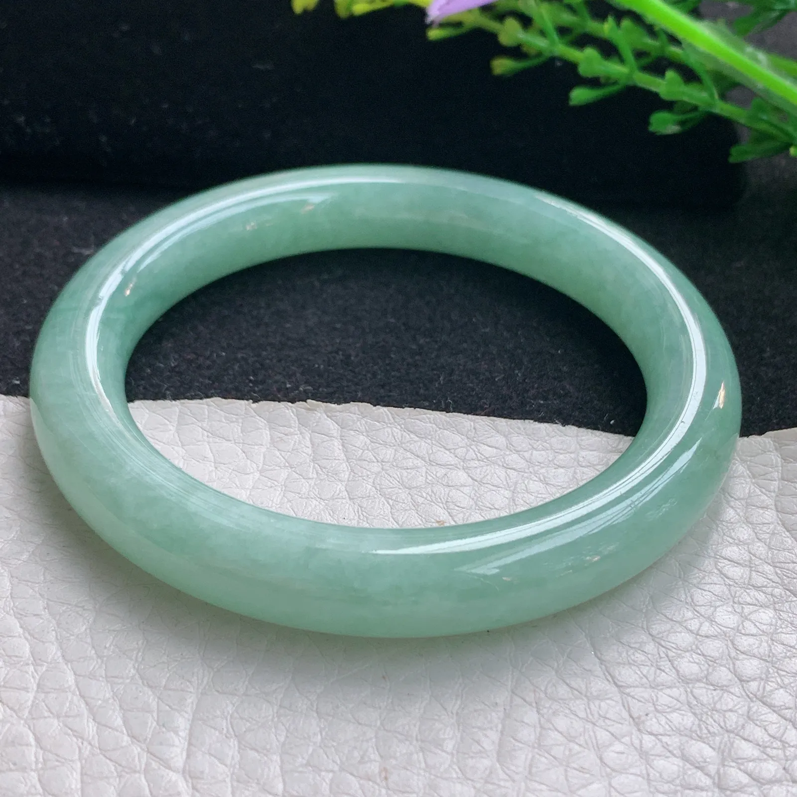 n自然光55*9.5叮当镯 翡翠a货玉手镯满绿圆条珠宝玉手环 美人镯