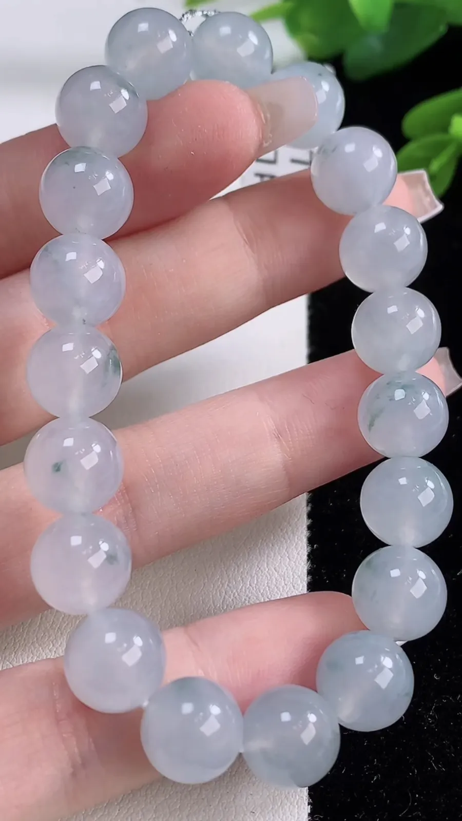 翡翠a货冰种飘花圆珠手串，尺寸10-19颗，重量:33.48g