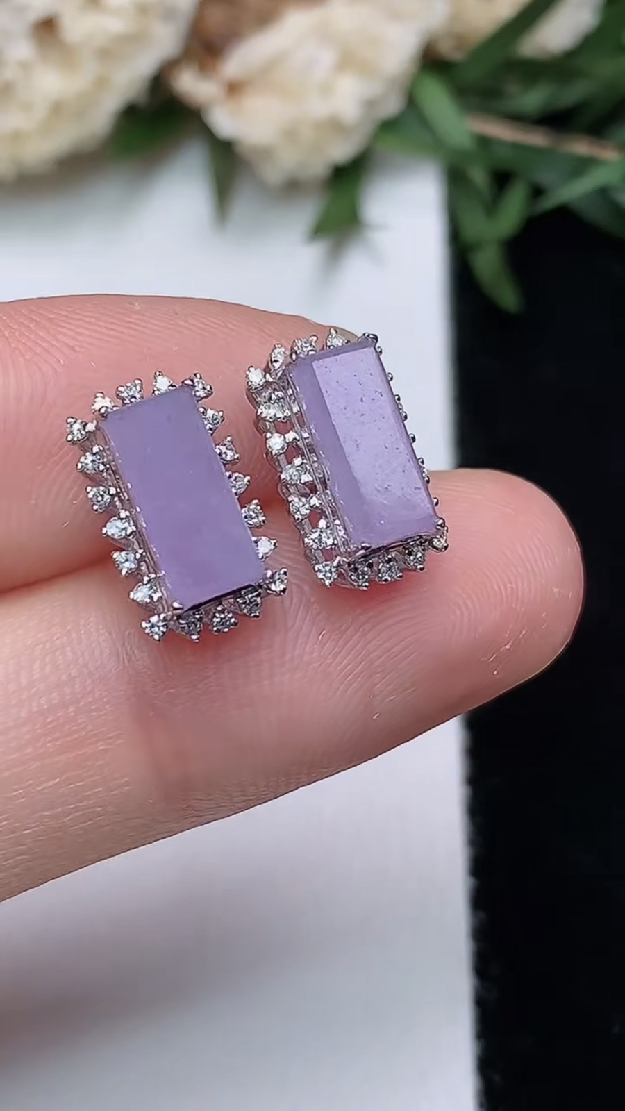 翡翠a货18k金冰种紫罗兰无事牌耳钉，尺寸9-4，重量:1.83g