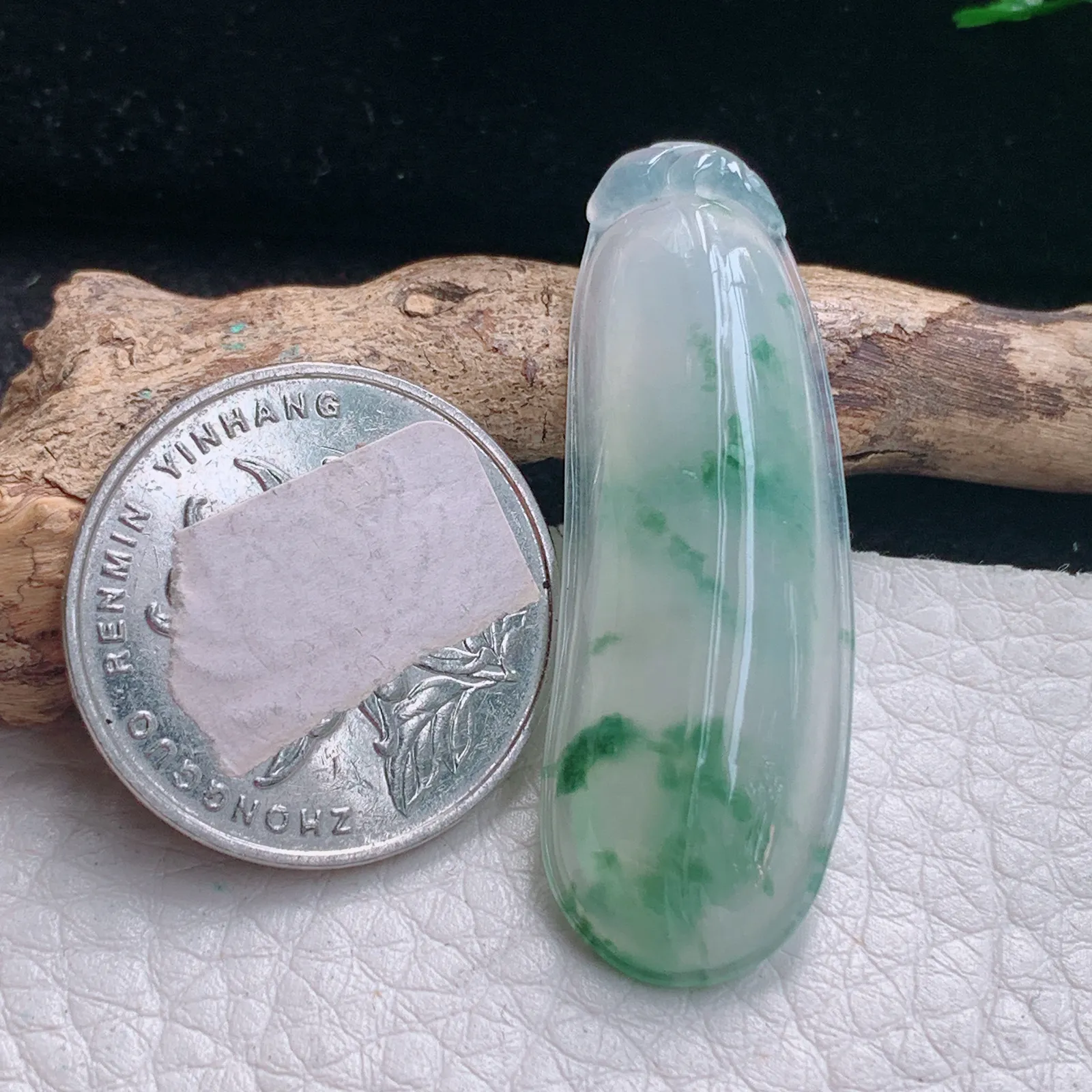 gp实拍34.2*14.8*6缅甸翡翠a货精雕冰飘花福瓜玉吊坠 玉挂件