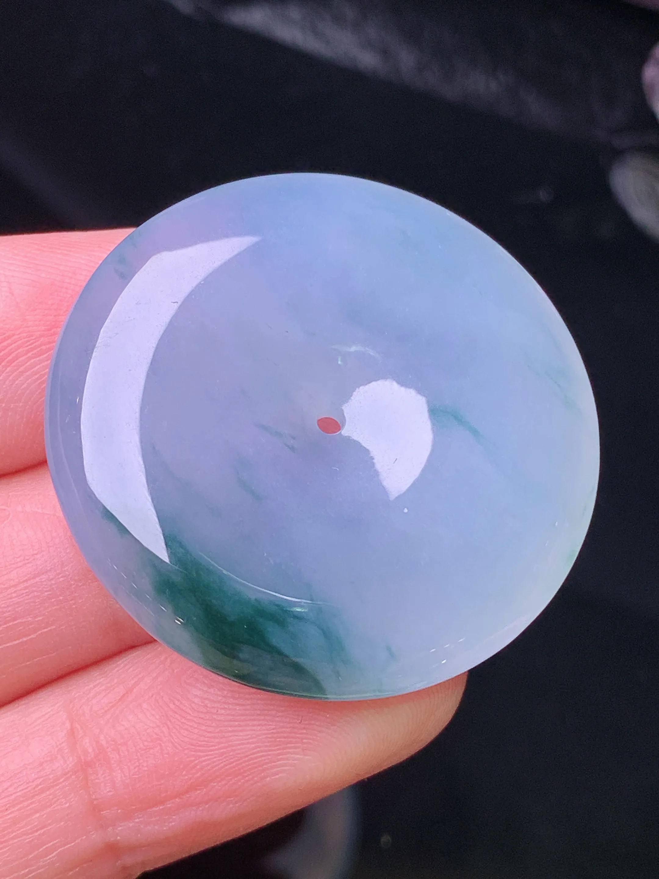 飘绿平安扣吊坠 玉质细腻 色泽清新艳丽 整体尺寸33.2*6.3