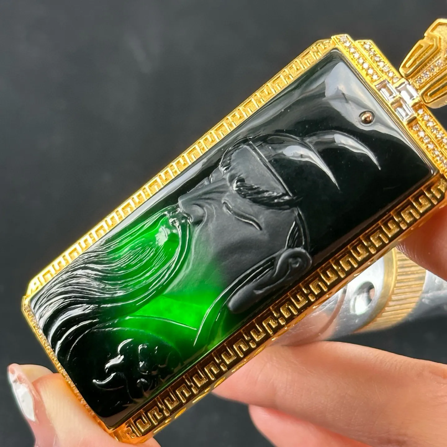 精品18k墨翠关公 种好色正 黑度极好 打灯通透 油性十足  尺寸76.9