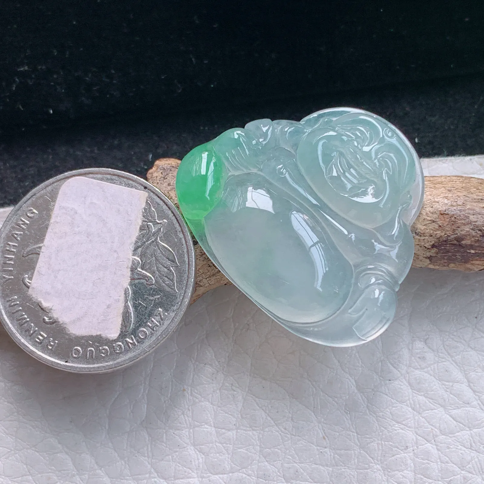 gp实拍27.2*31.2*5缅甸翡翠a货精雕冰种开心佛 弥勒佛玉吊坠 玉挂件