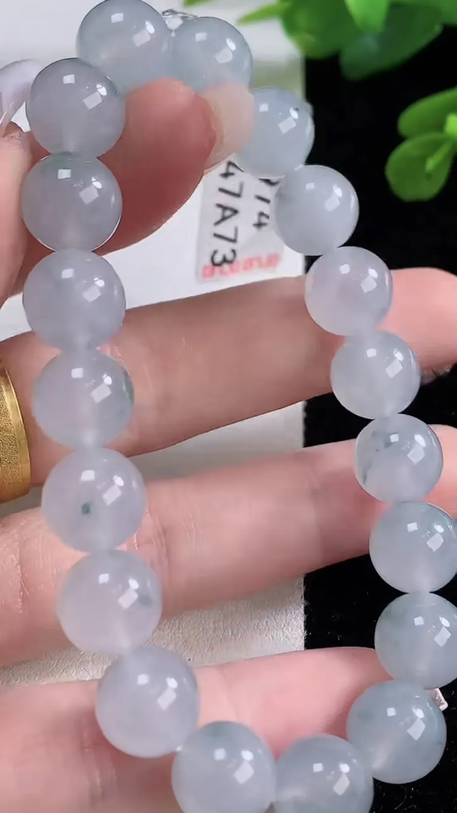 翡翠a货冰种飘花圆珠手串，尺寸10-19颗，重量:33.48g