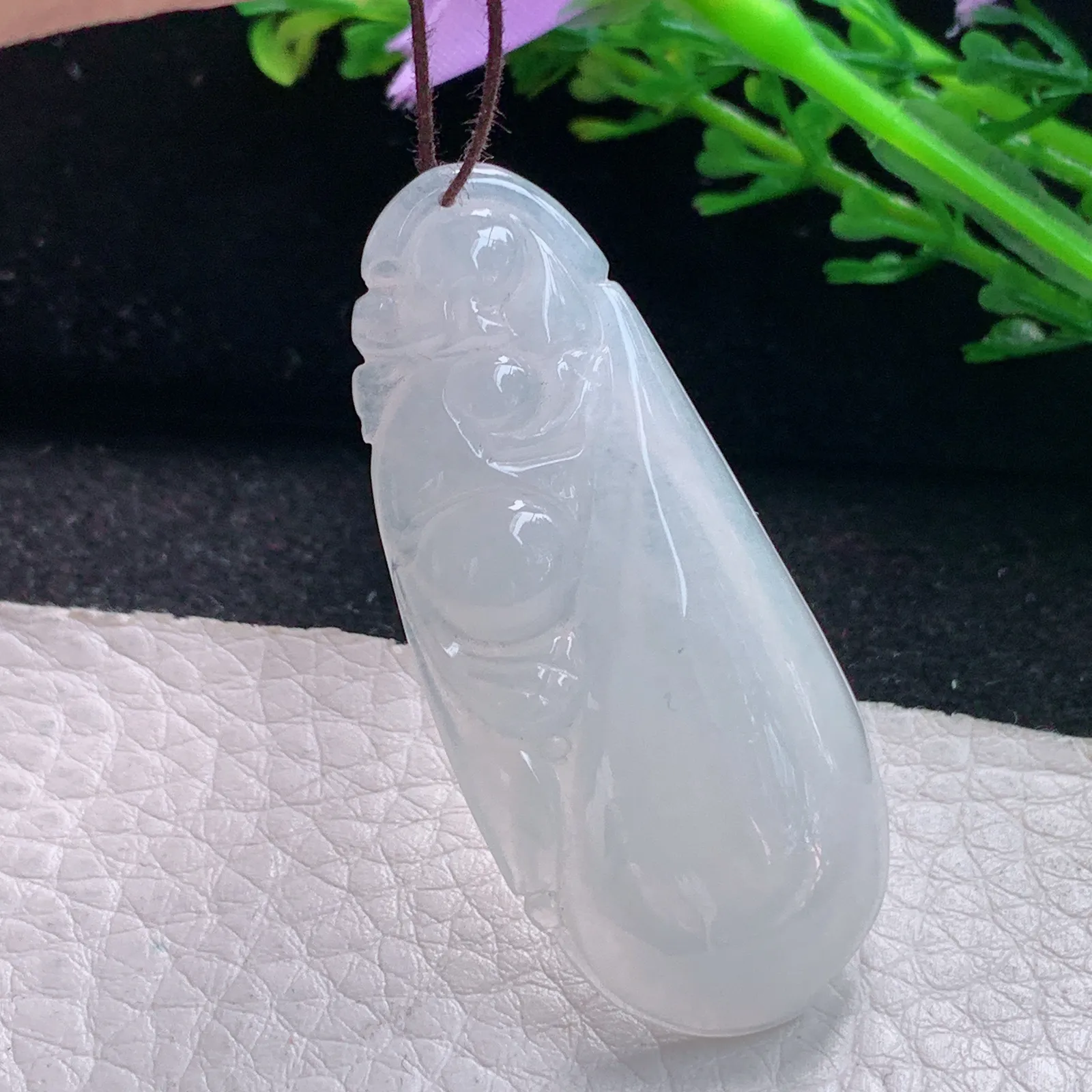 gp实拍48.8*21.5*6缅甸翡翠a货精雕白月光福瓜玉吊坠 玉挂件