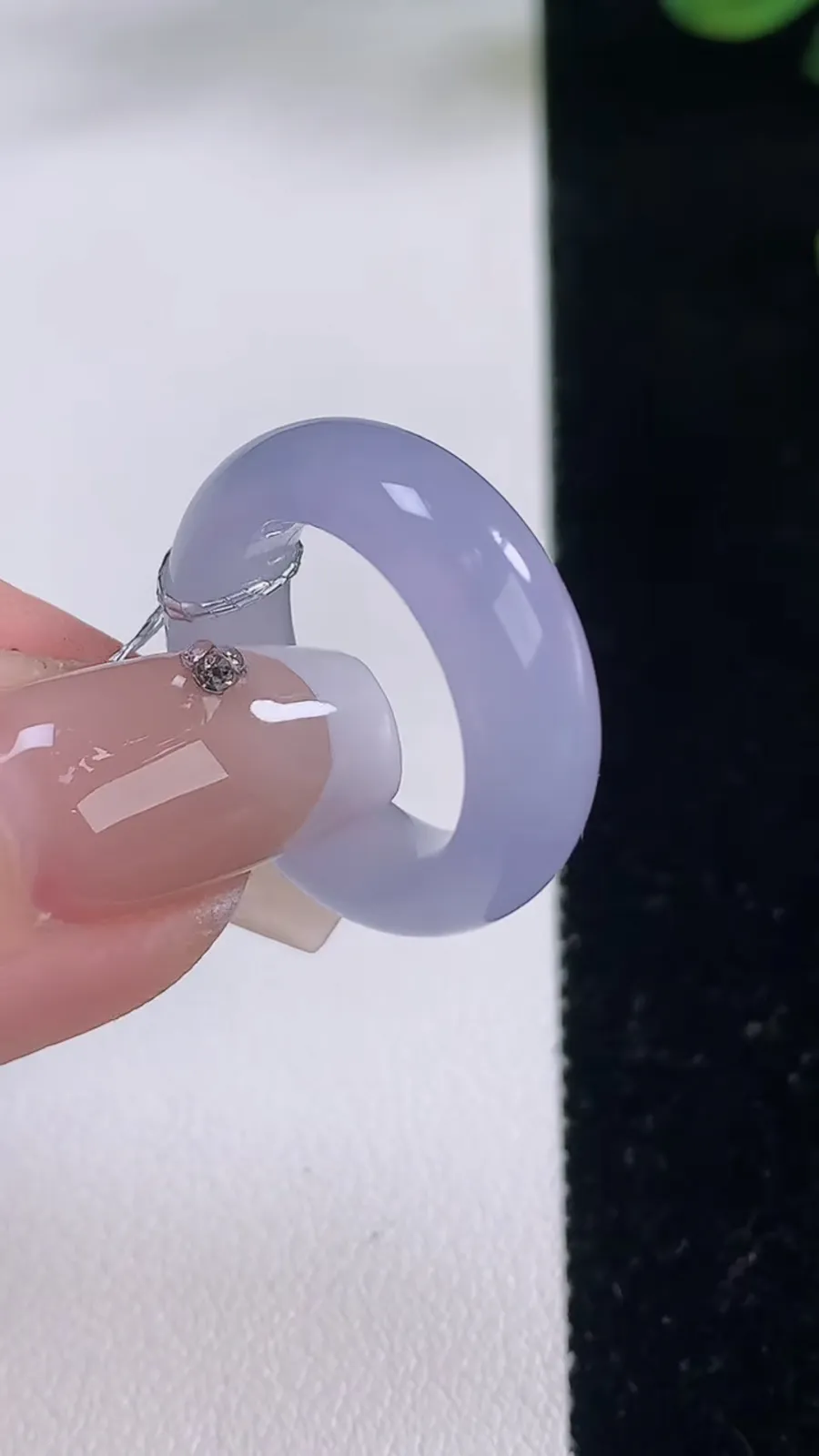 翡翠a货紫罗兰指环戒指，尺寸15.7-6.8-3.8，重量:4.76g