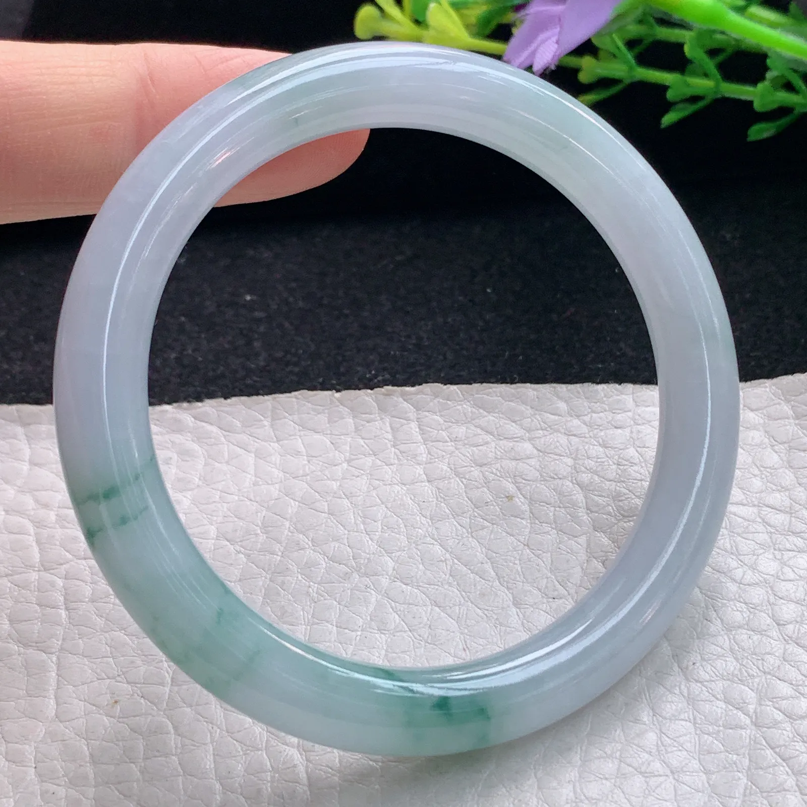 mq自然光53*8.4*8.2美人镯 天然缅甸翡翠冰飘花圆条珠宝玉手镯 叮当镯