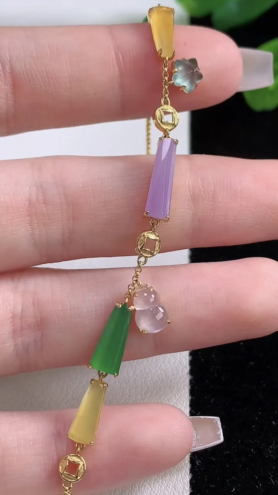 翡翠a货18K金冰种三彩满绿无事牌手链，尺寸12.4-3-3，重量:3.12g