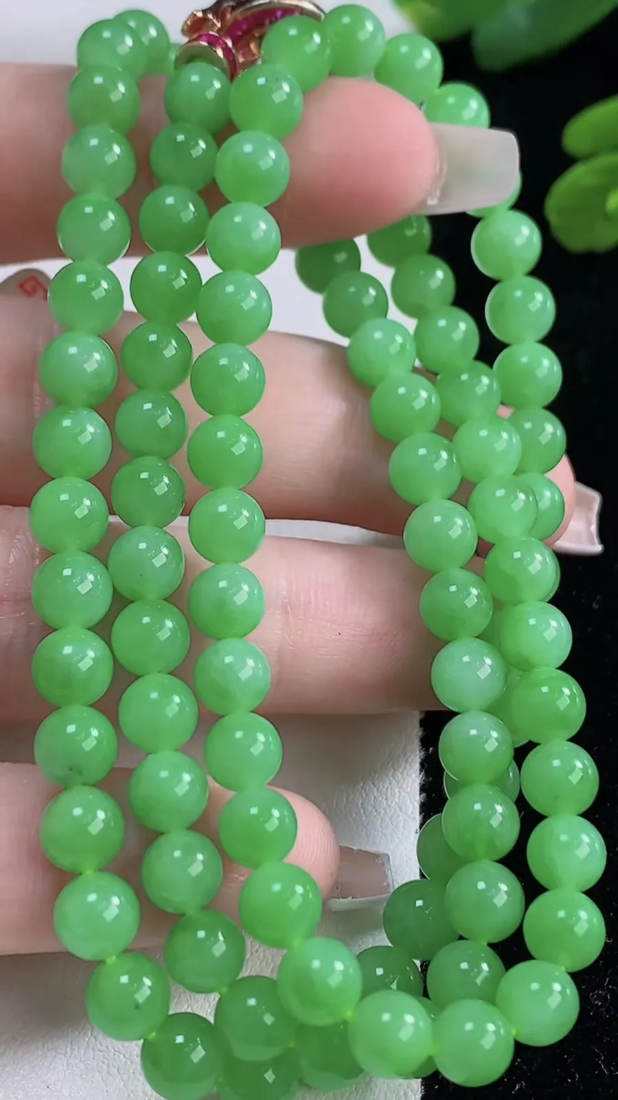 翡翠a货冰种满绿圆珠项链，尺寸6-96颗，重量:36.11g