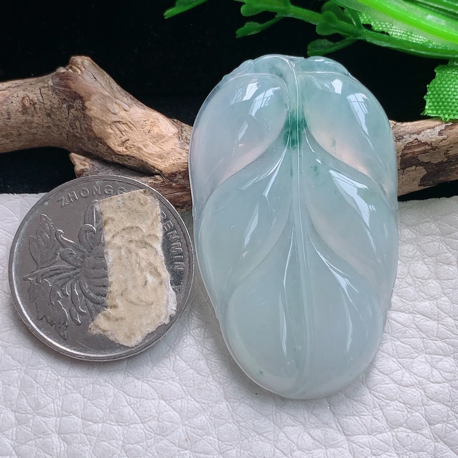 gp实拍46.3*28.5*5.5缅甸翡翠a货精雕冰飘花大业有成 树叶玉吊坠 玉挂件