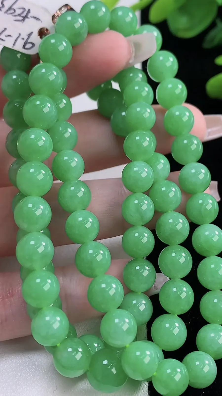 翡翠a货满绿圆珠项链，尺寸9-75颗，重量:65.31g