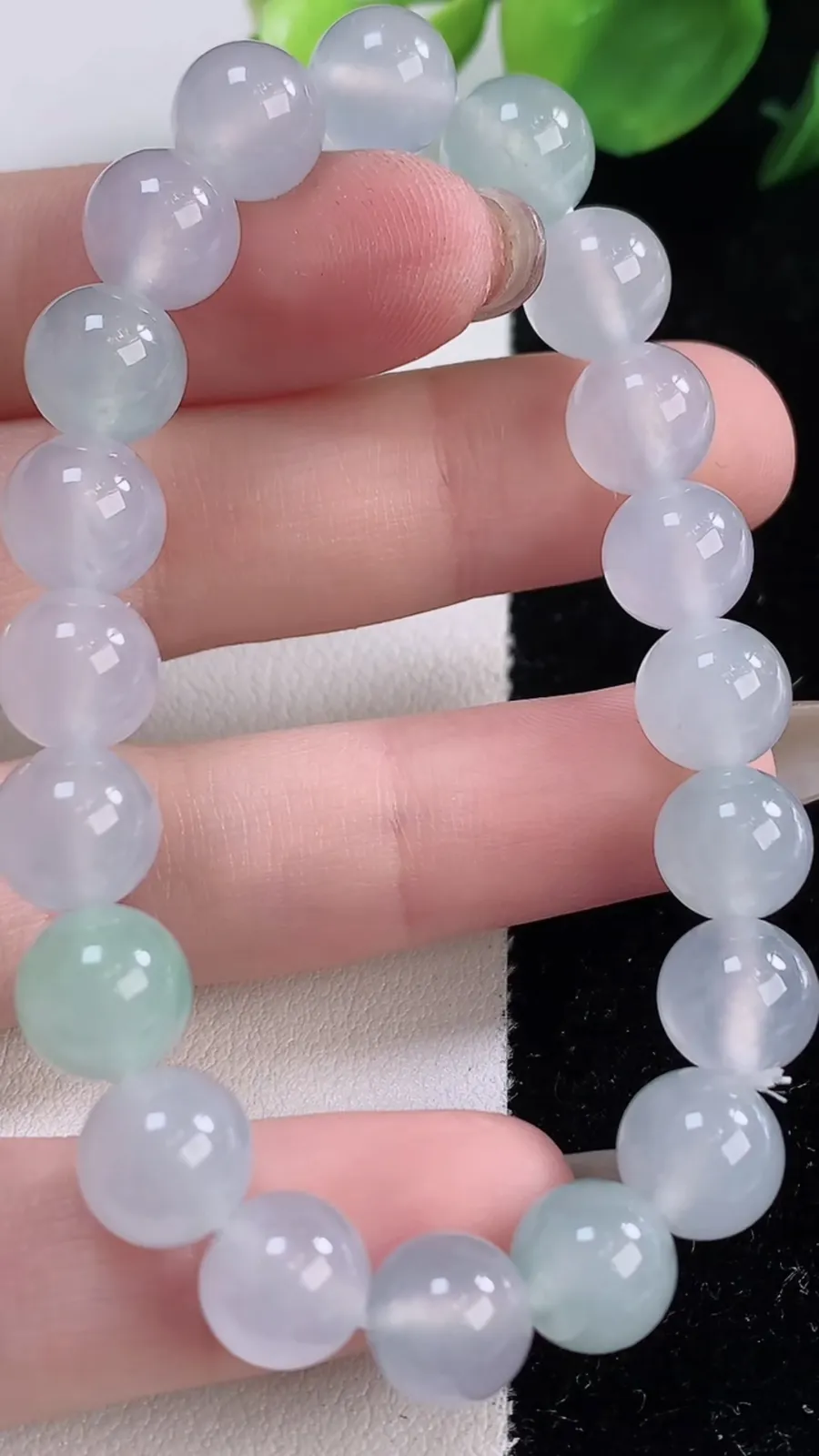 翡翠a货冰种满绿圆珠手串，尺寸8.9-20颗，重量:26.98g