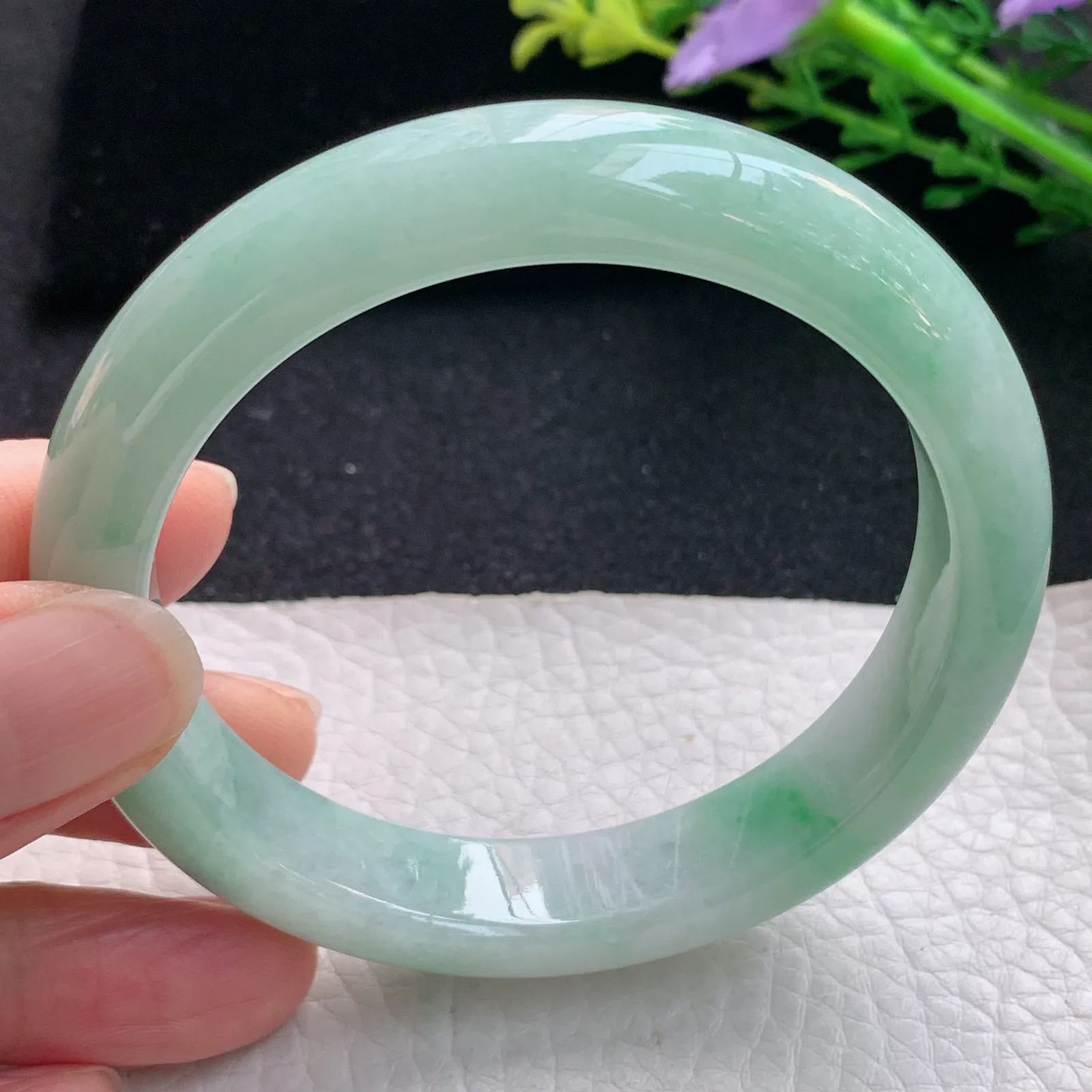 jm自然光58*12.5*8.5平安镯 翡翠a货玉手镯飘绿花宽边珠宝玉手环