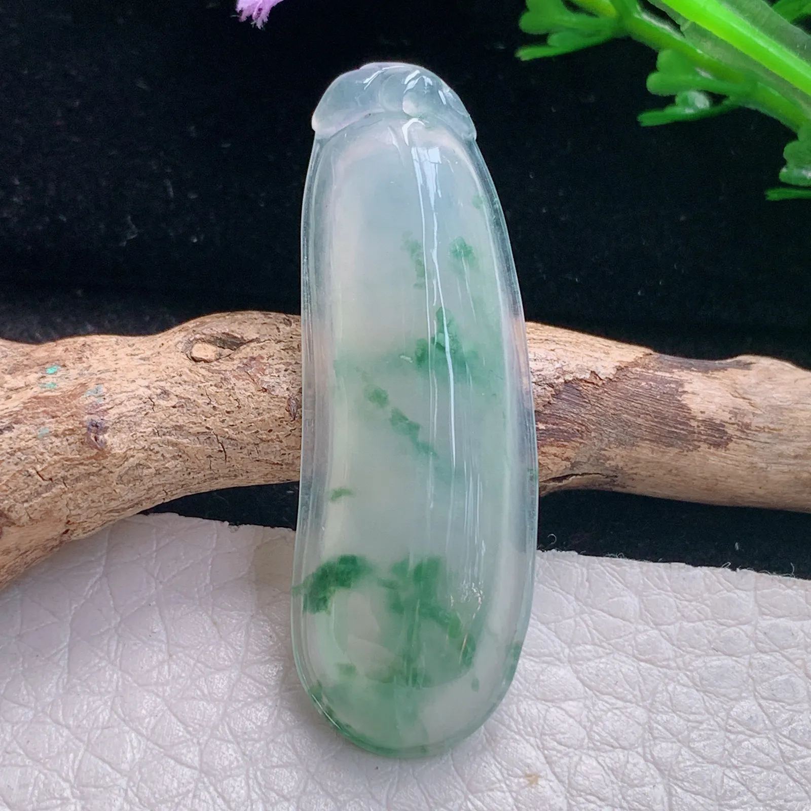 gp实拍34.2*14.8*6缅甸翡翠a货精雕冰飘花福瓜玉吊坠 玉挂件