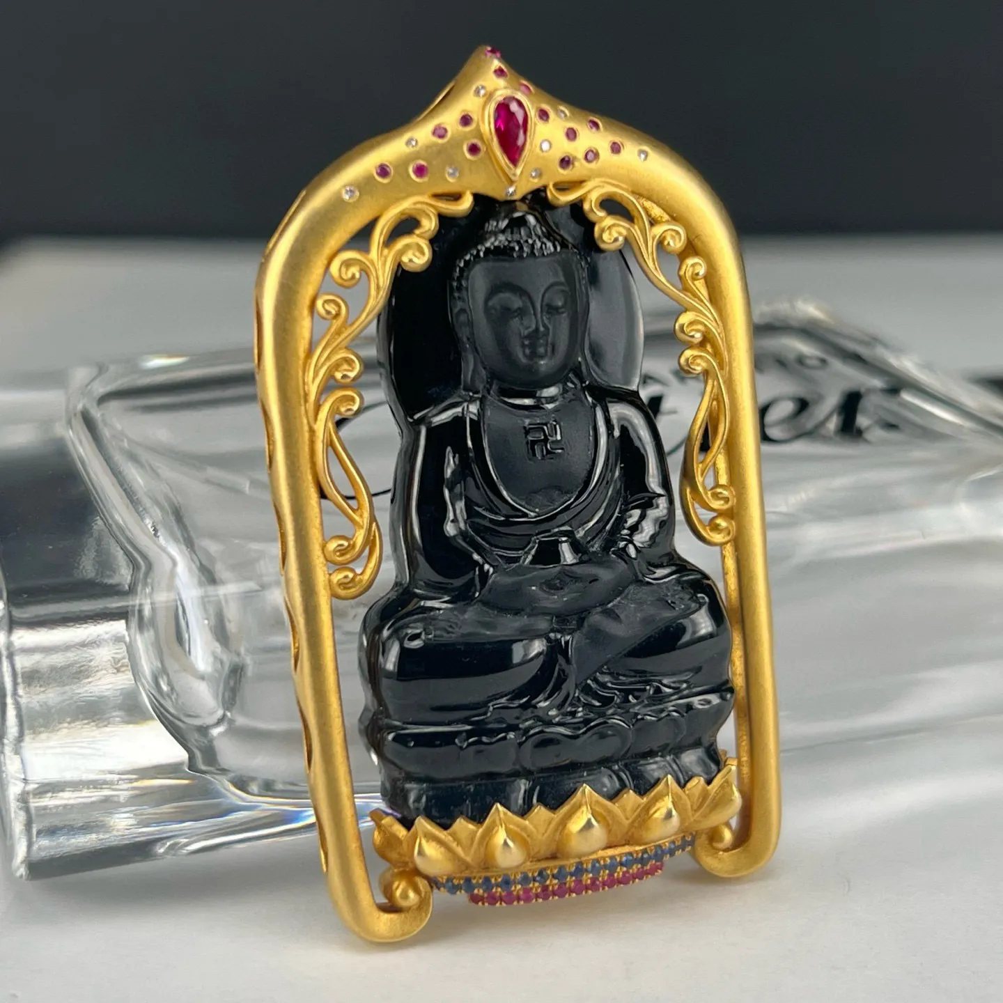 精品墨翠大日如来 种好色正 重金豪镶 打灯通透 油性十足 尺寸50.8