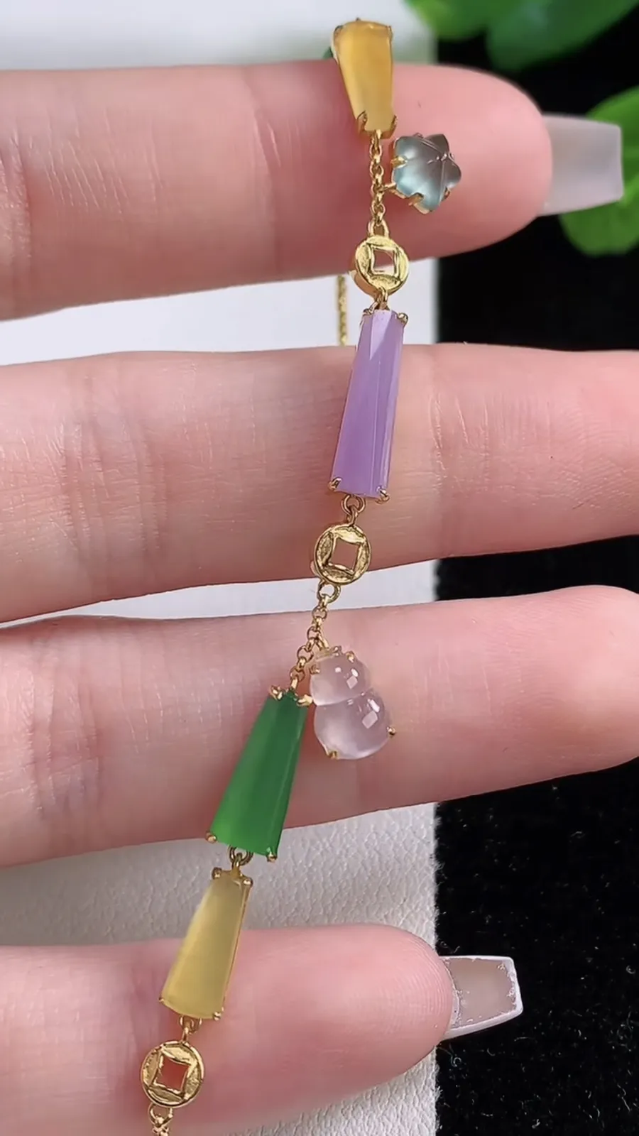 翡翠a货18K金冰种三彩满绿无事牌手链，尺寸12.4-3-3，重量:3.12g